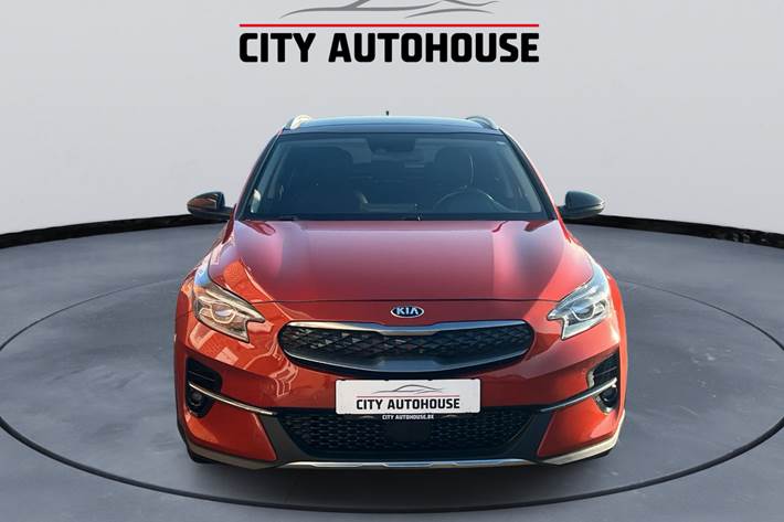 Orange Kia XCeed fra 2021