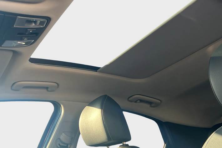 Orange Kia XCeed fra 2021