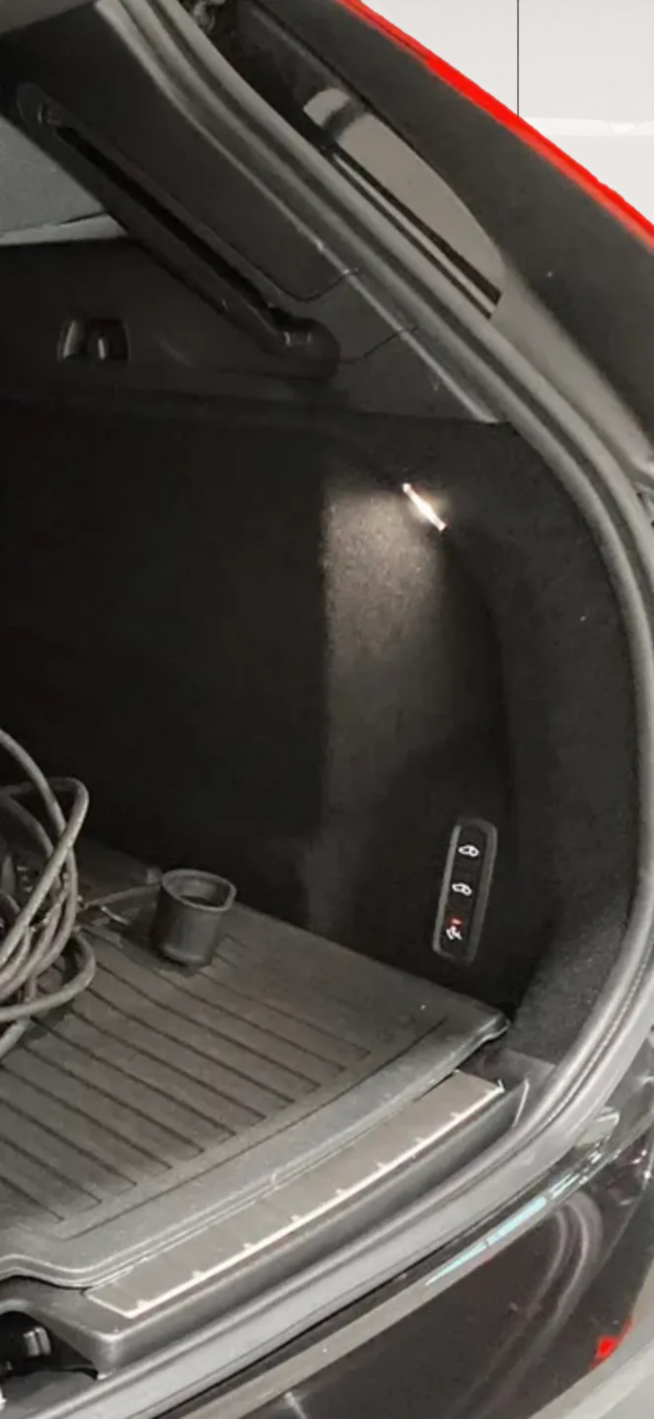 Sort Volvo XC60 fra 2024