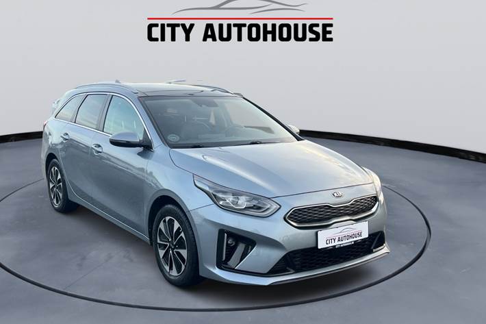 Grå Kia Ceed fra 2020 set udefra