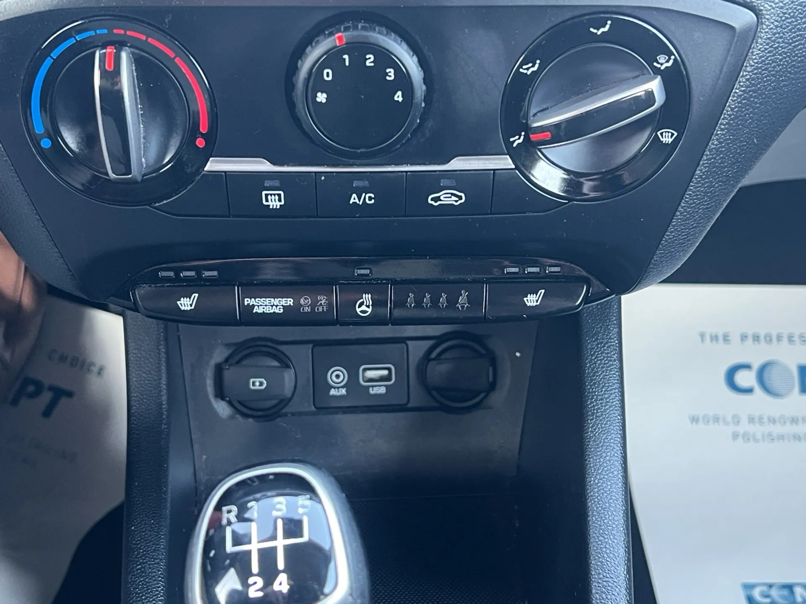 Hvid Hyundai i20 fra 2020