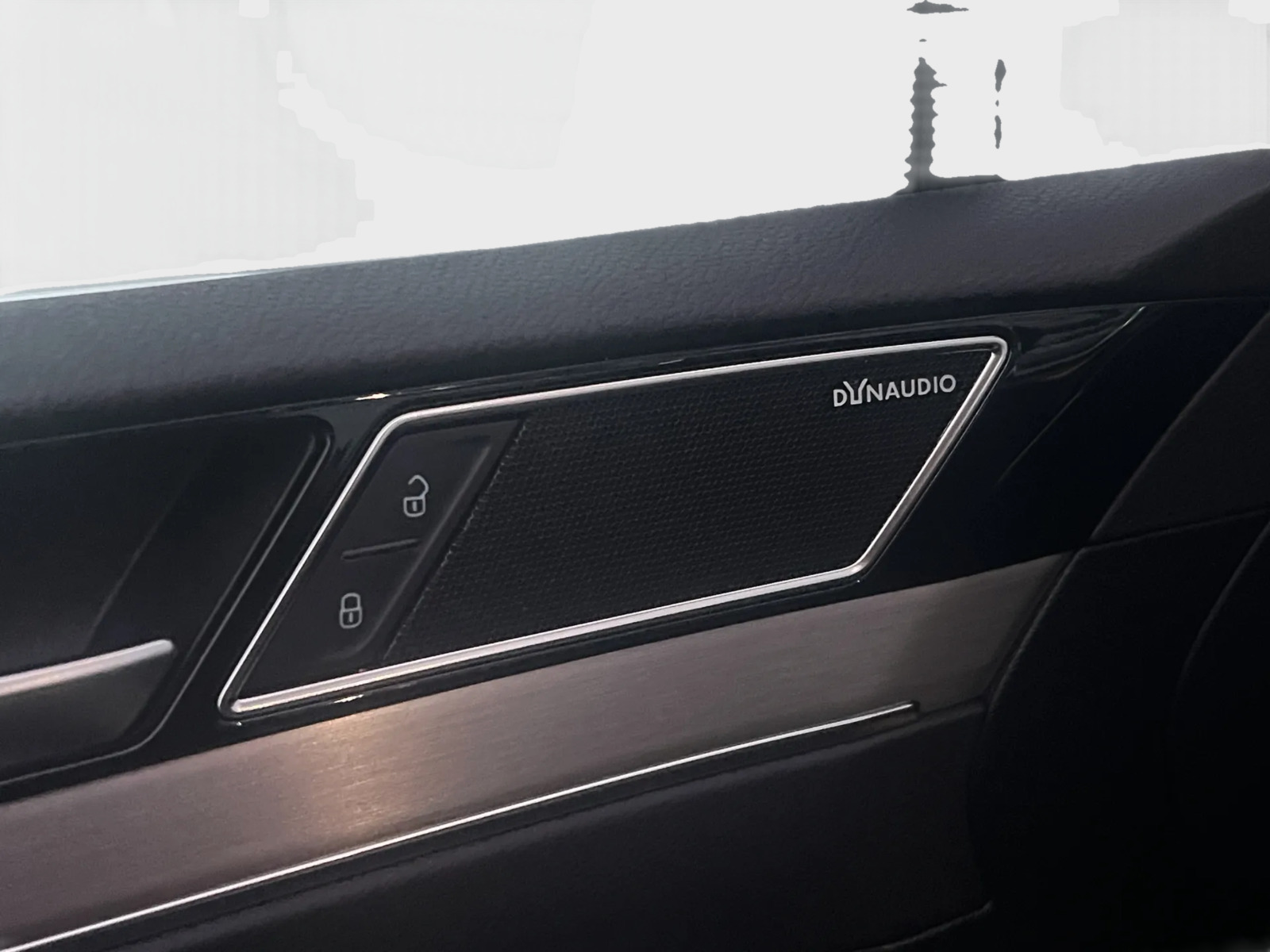 Grå VW Passat fra 2019