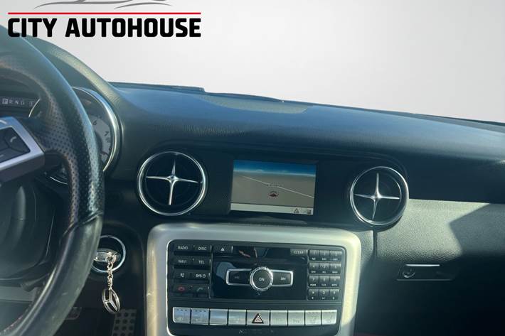 Sort Mercedes SLK200 fra 2011