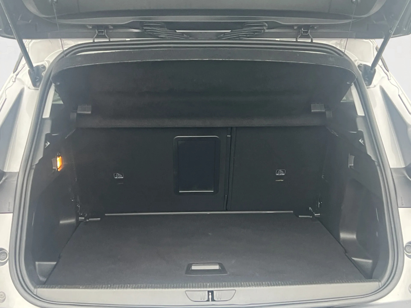 Grå Opel Grandland X fra 2020