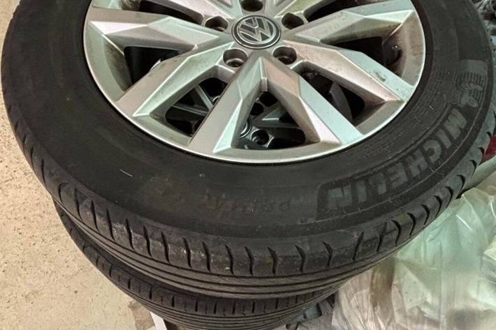 Sort VW Passat fra 2016