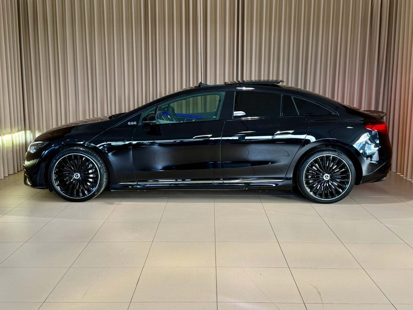 Mercedes EQE350 AMG Line