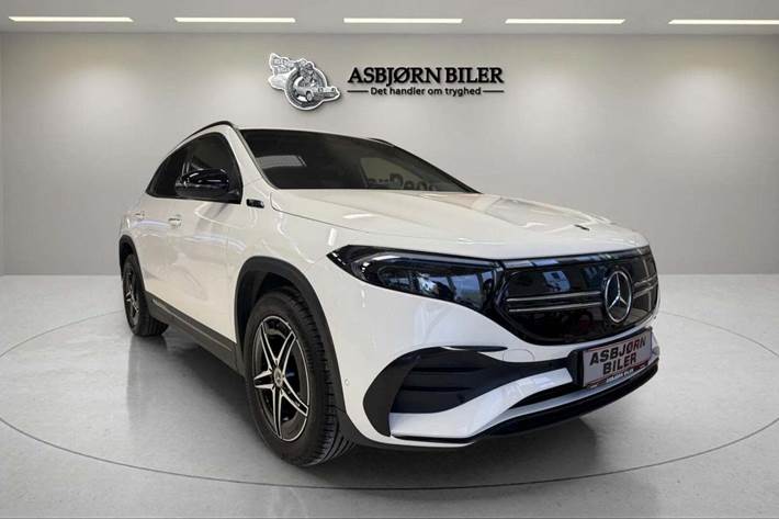 Hvid Mercedes EQA250 fra 2022 set udefra