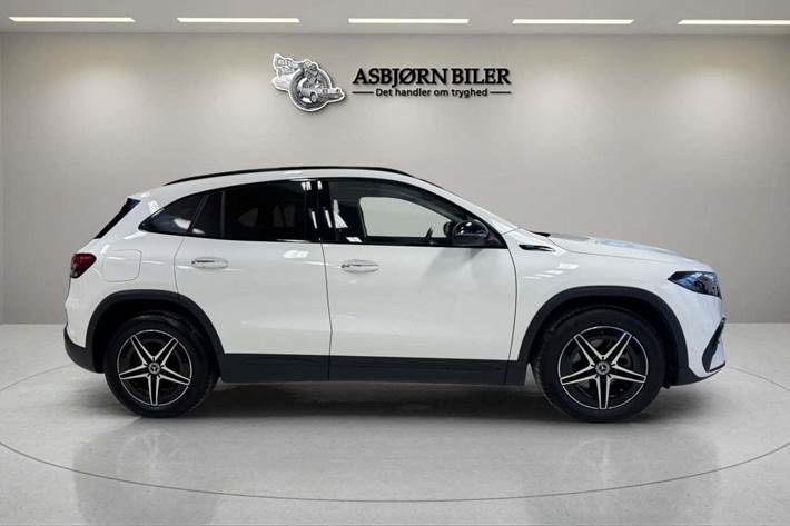 Hvid Mercedes EQA250 fra 2022