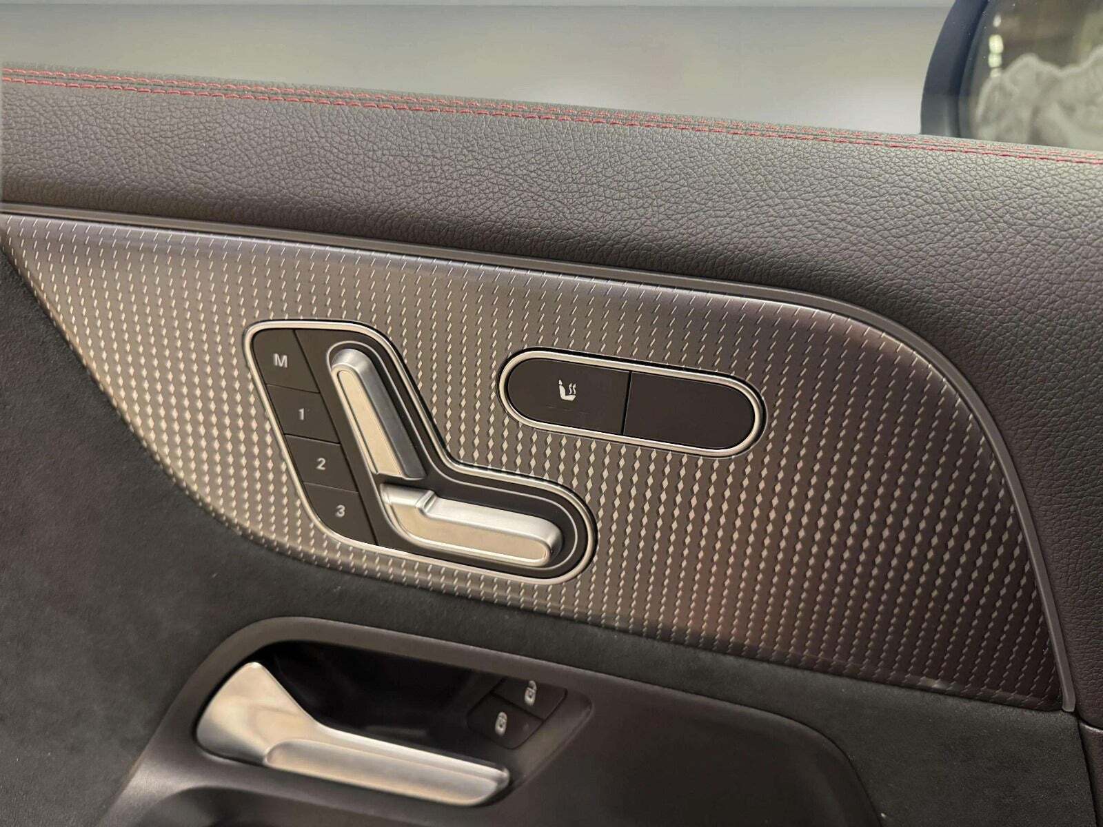 Hvid Mercedes EQA250 fra 2022