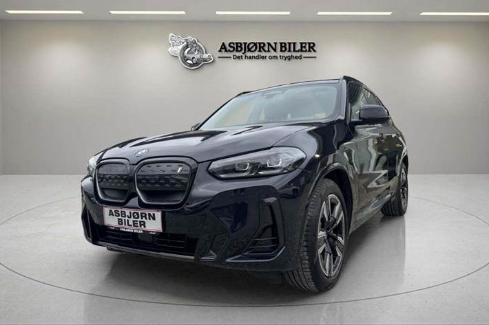 Blå BMW iX3 fra 2022