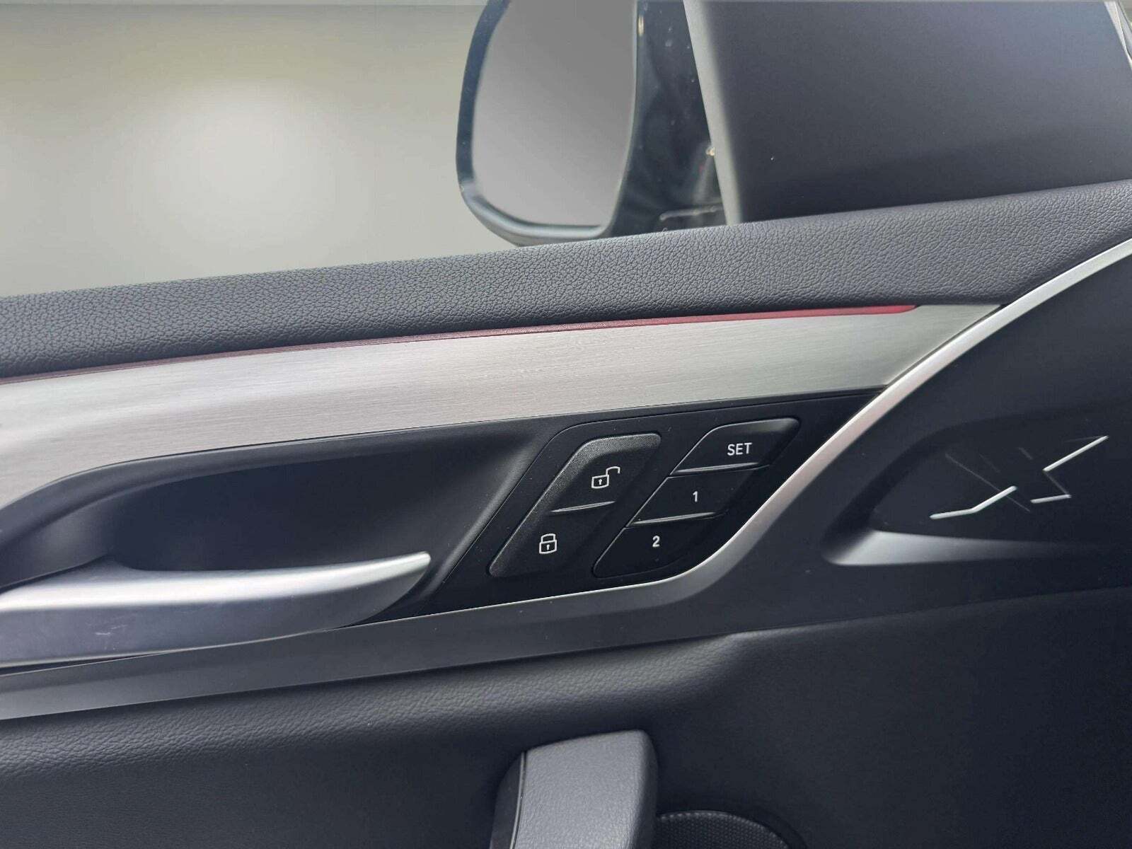 Blå BMW iX3 fra 2022