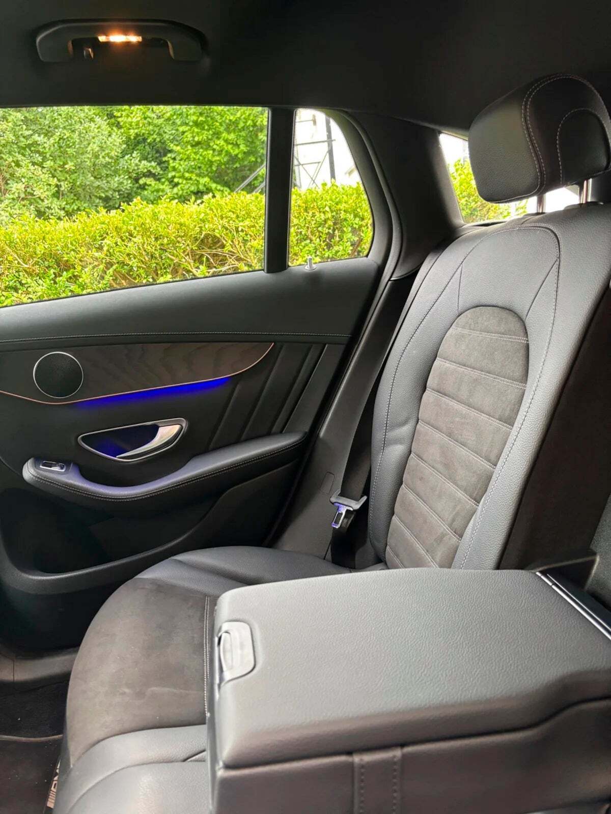 Sort Mercedes EQC400 fra 2020