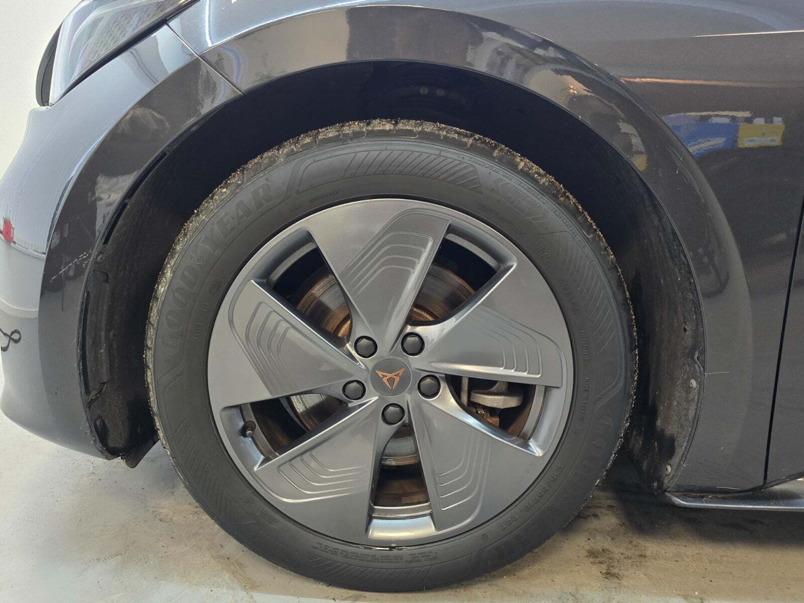 Grå Cupra Born fra 2024