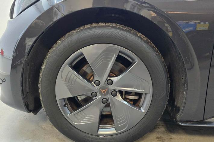 Grå Cupra Born fra 2024