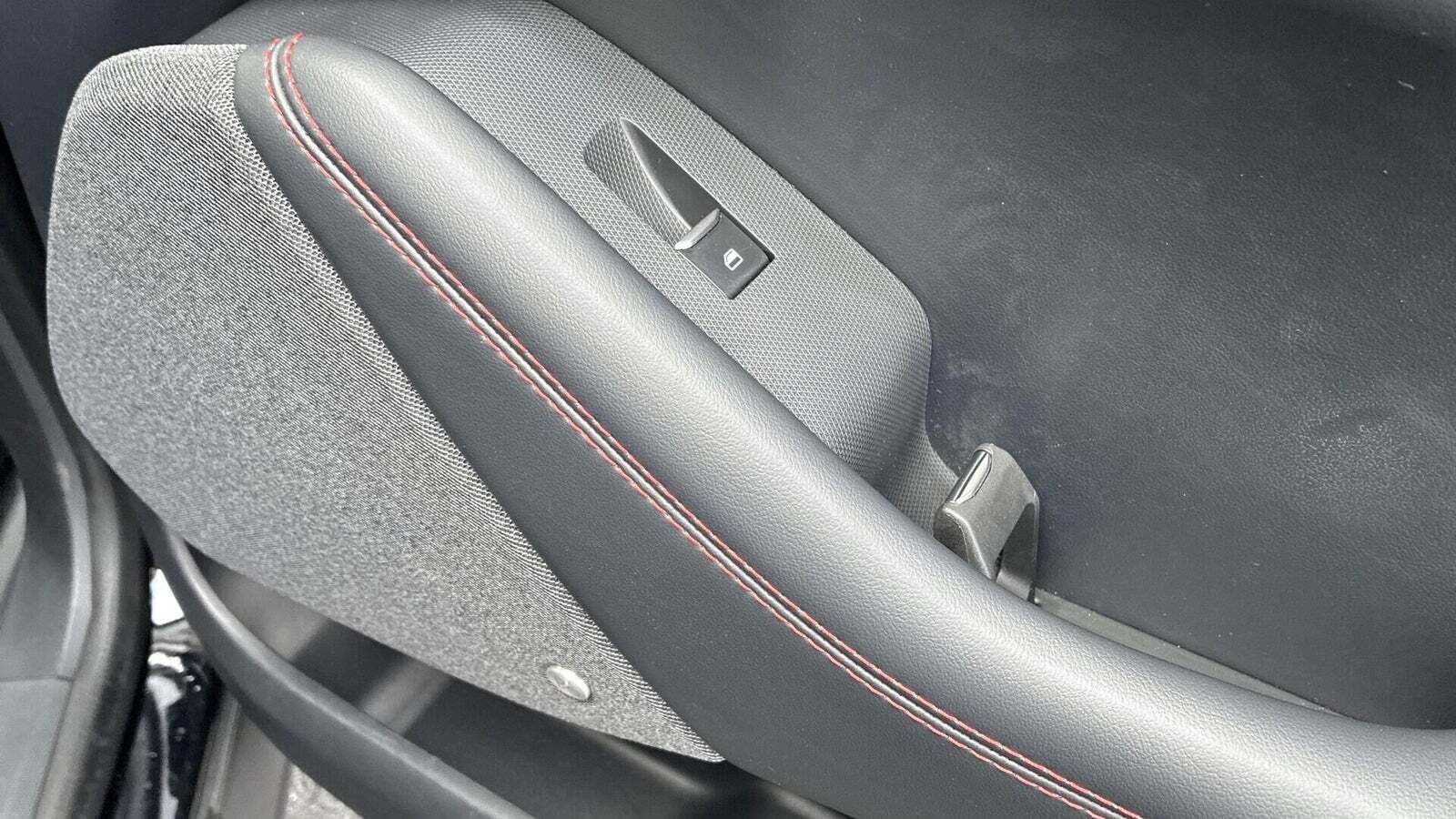 Sort Ford Mustang Mach-E fra 2021