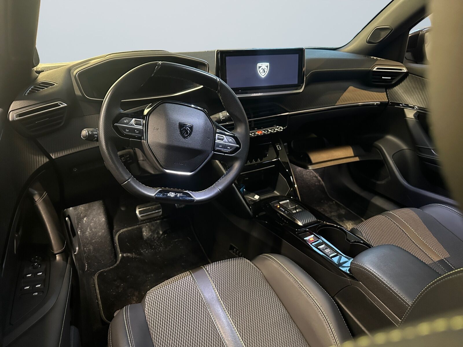 Peugeot e-2008 54 GT