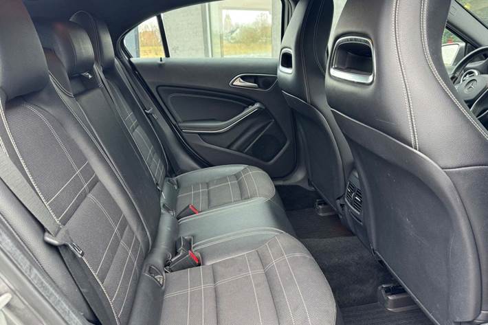 undefined Mercedes A180 fra 2015