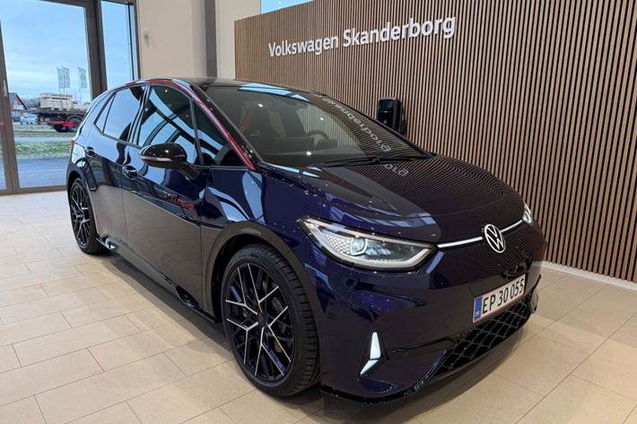 Rød VW ID.3 fra 2026 set udefra