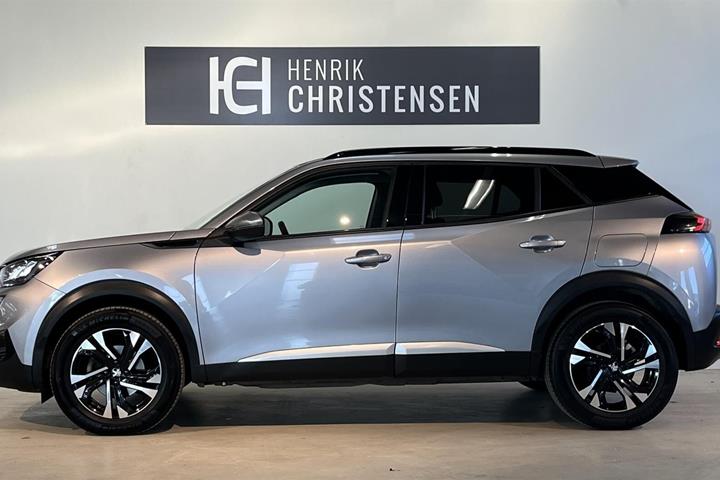Grå Peugeot 2008 fra 2020
