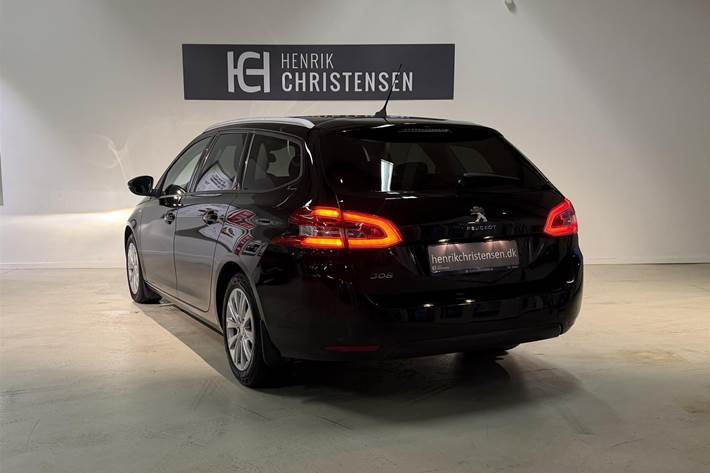 Sort Peugeot 308 fra 2019