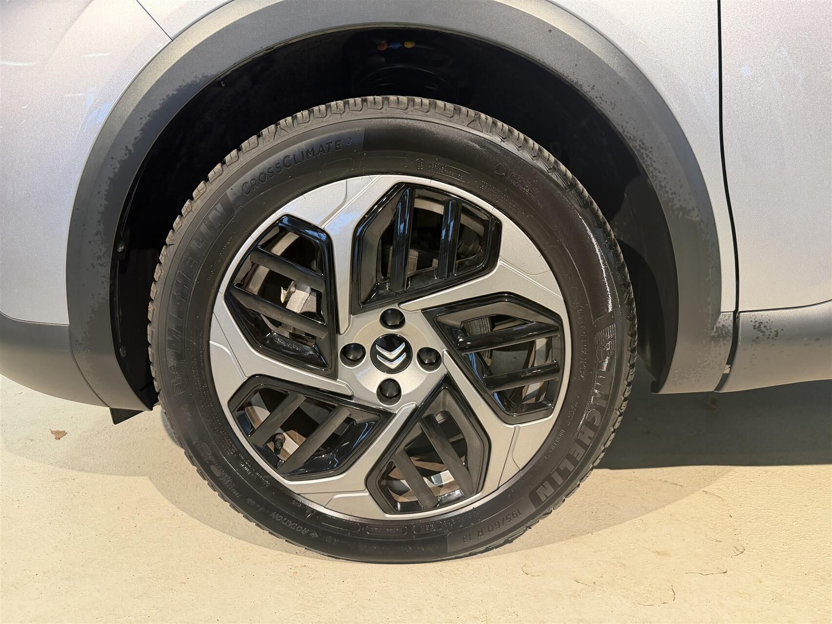 Grå Citroën C4 X fra 2024