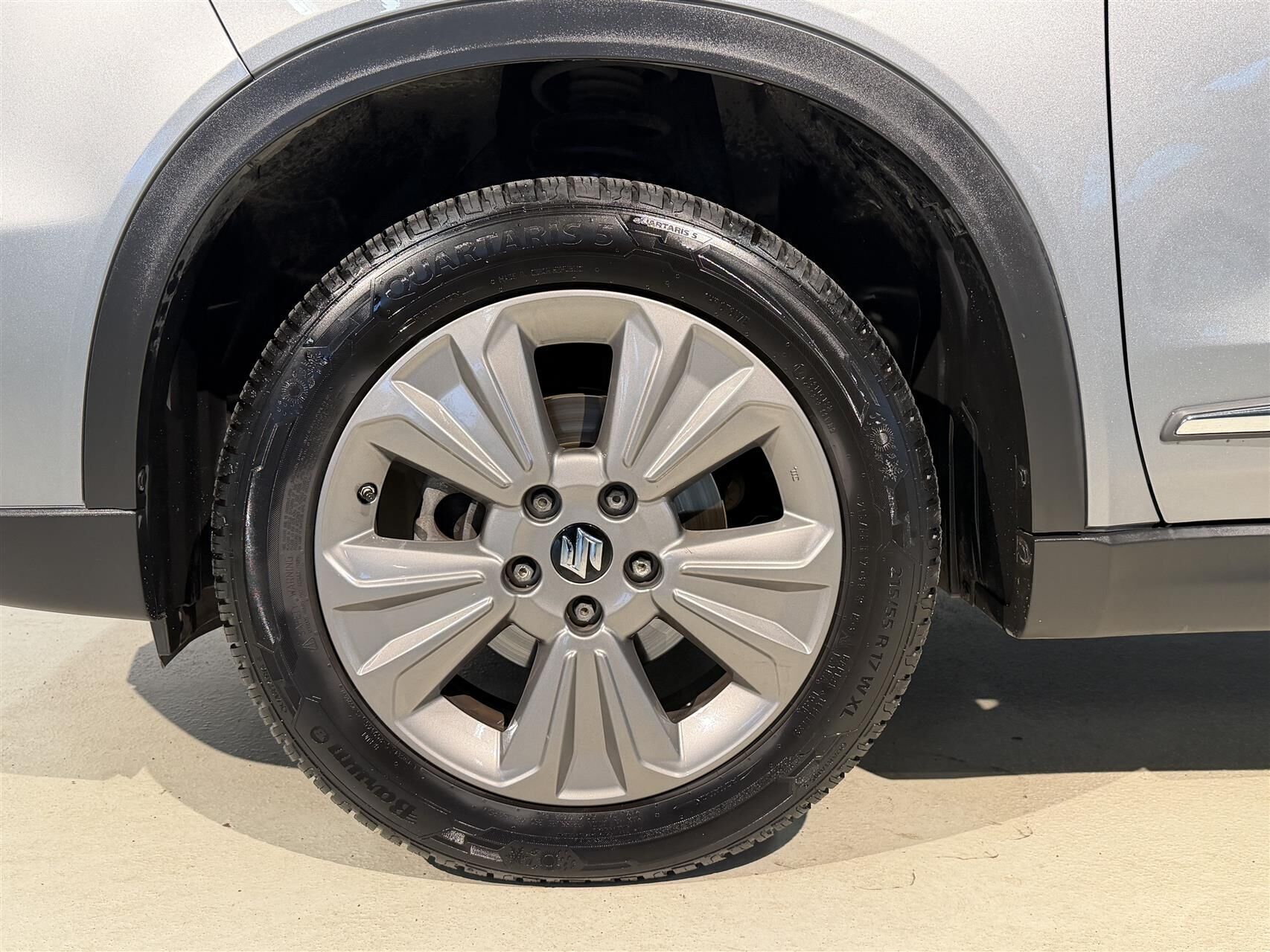 Sølv Suzuki Vitara fra 2019