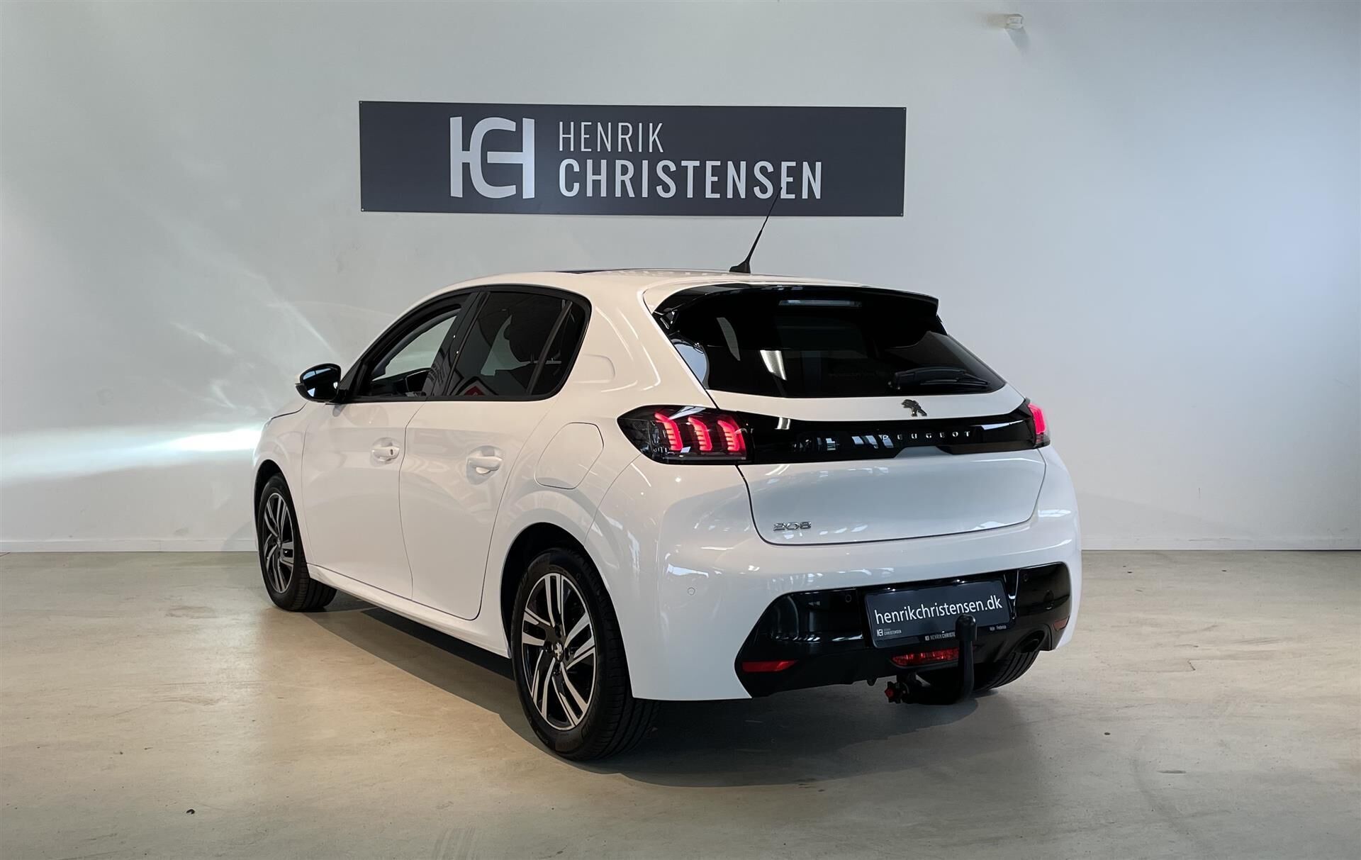 Peugeot 208 1,2 PureTech Allure Sky 100HK 5d 6g