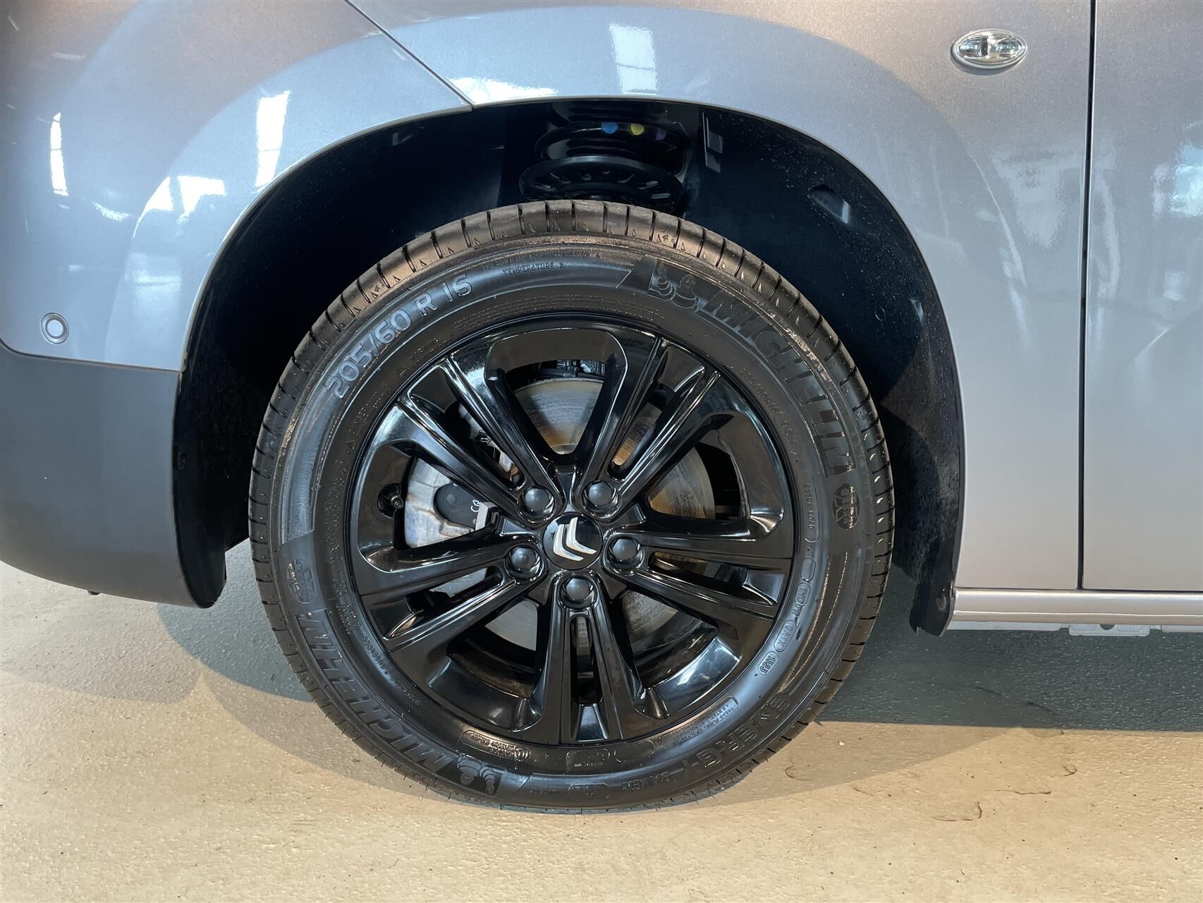 Grå Citroën ë-Berlingo fra 2023