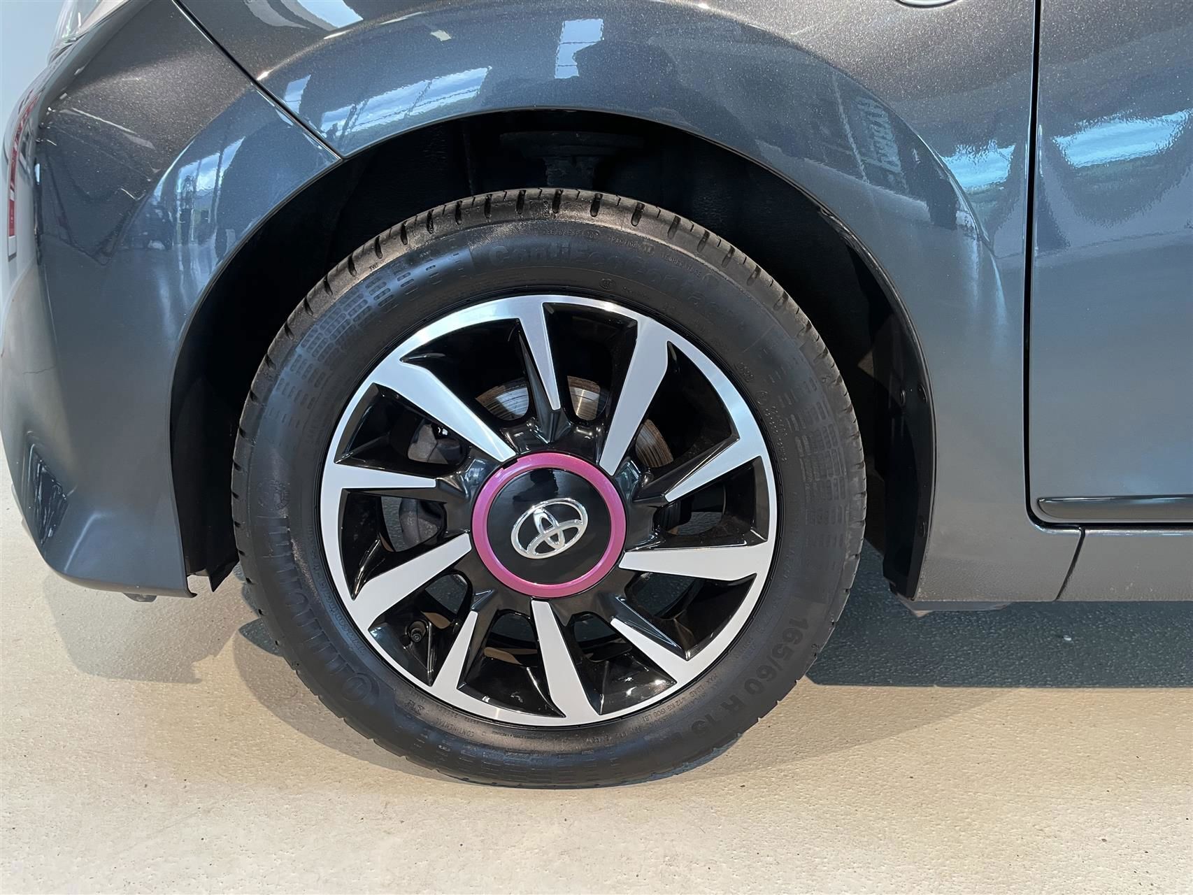 Sort Toyota Aygo fra 2020