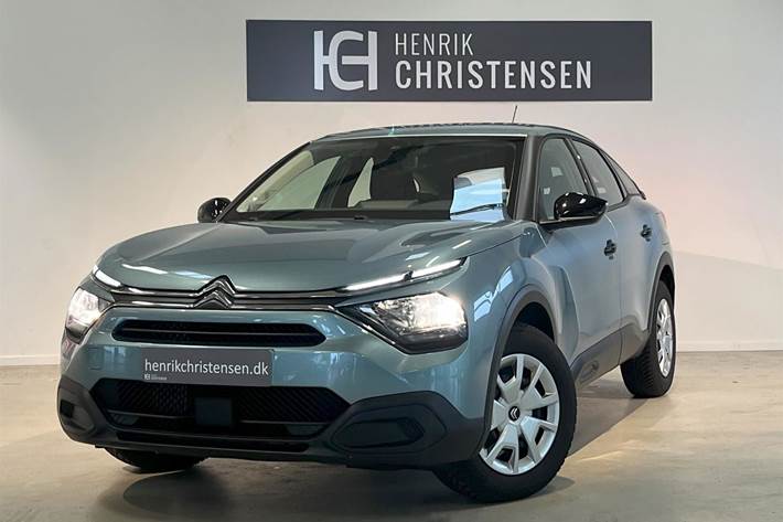 Blå Citroën C4 fra 2023 set udefra