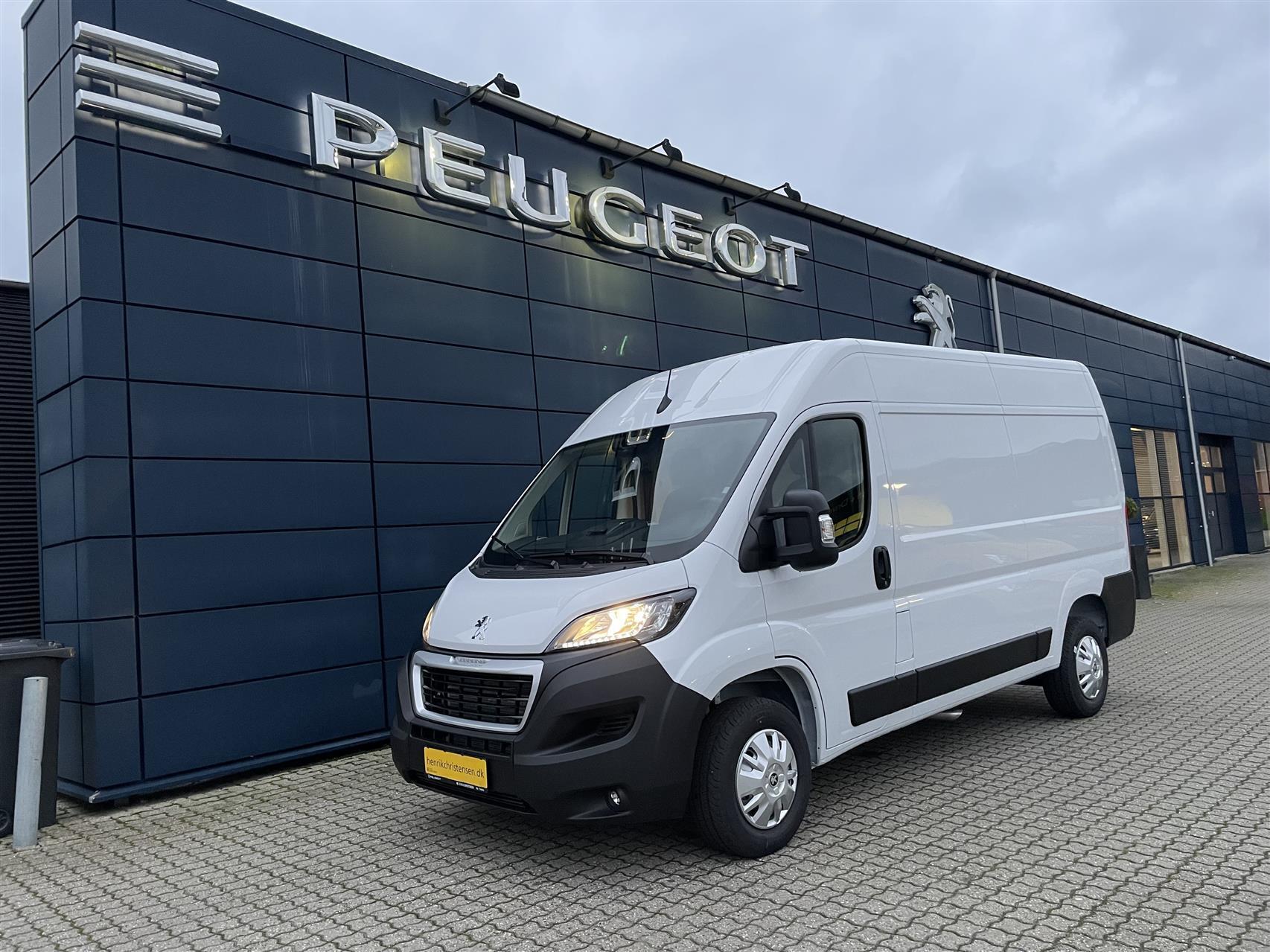 Hvid Peugeot Boxer fra 2022