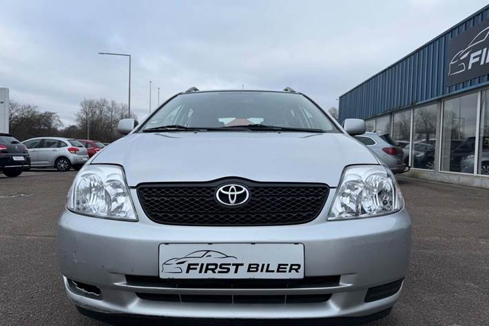 Grøn Toyota Corolla fra 2003