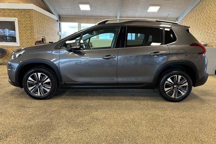 Sort Peugeot 2008 fra 2019