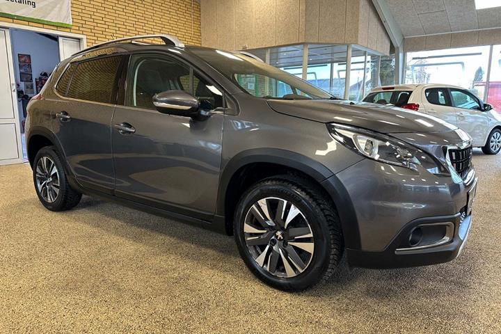 Sort Peugeot 2008 fra 2019