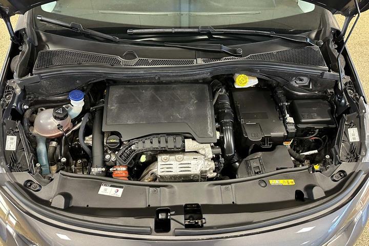 Sort Peugeot 2008 fra 2019