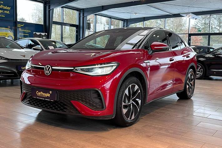 Rød VW ID.5 fra 2023 set udefra