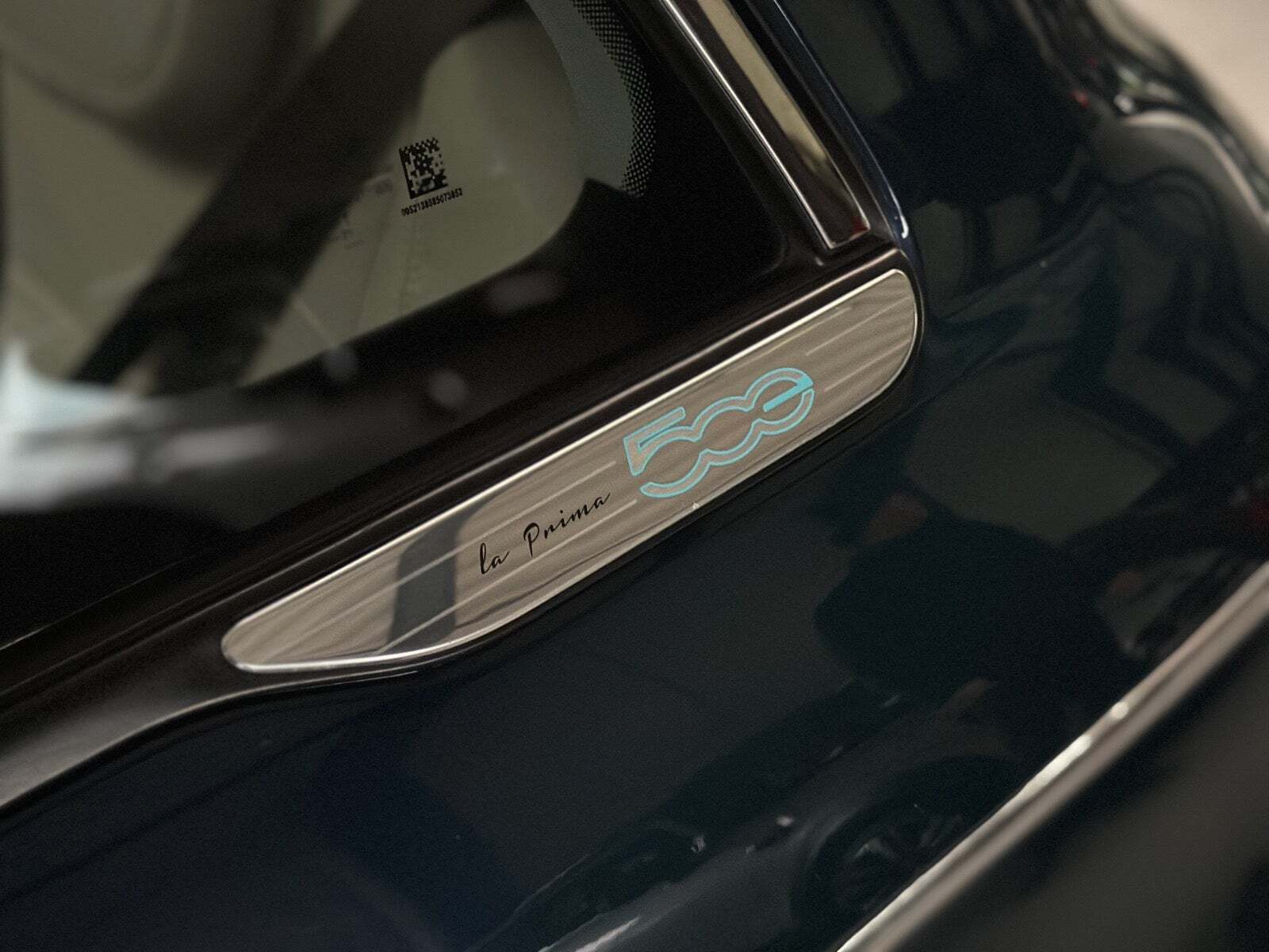 Blå Fiat 500e fra 2020