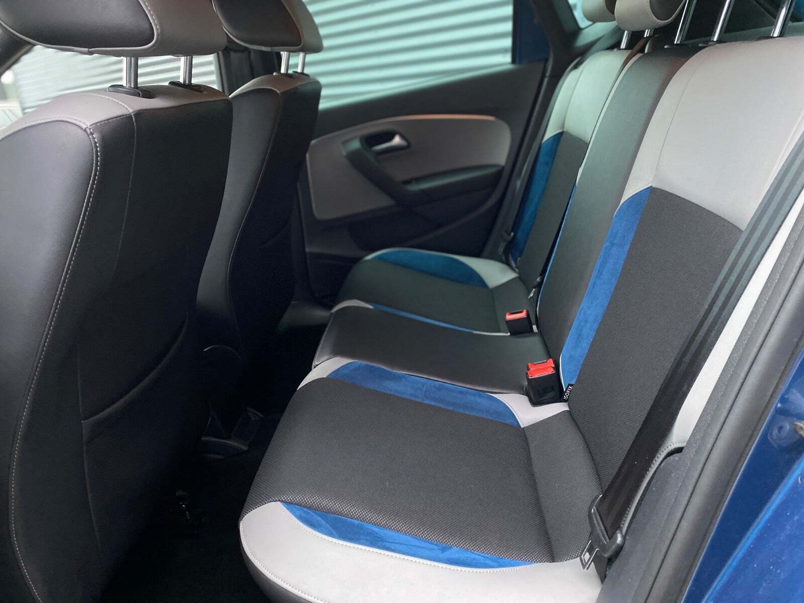 Blå VW Polo fra 2015