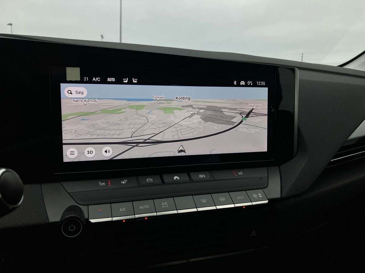 Sølv Opel Astra-e fra 2024