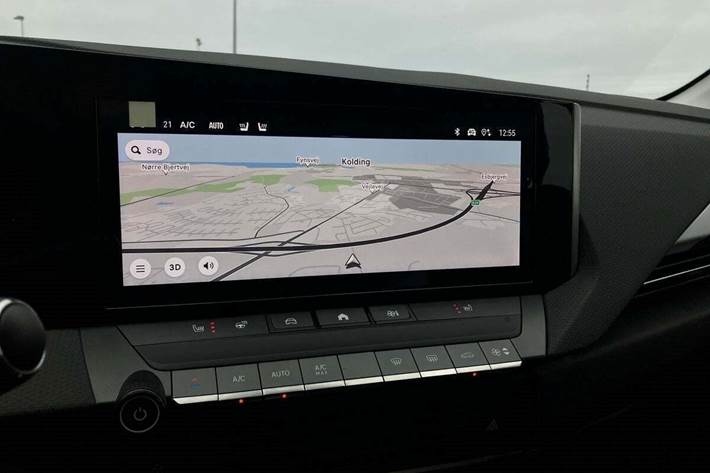 Sølv Opel Astra-e fra 2024