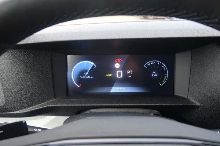 Hvid Peugeot e-Expert fra 2025