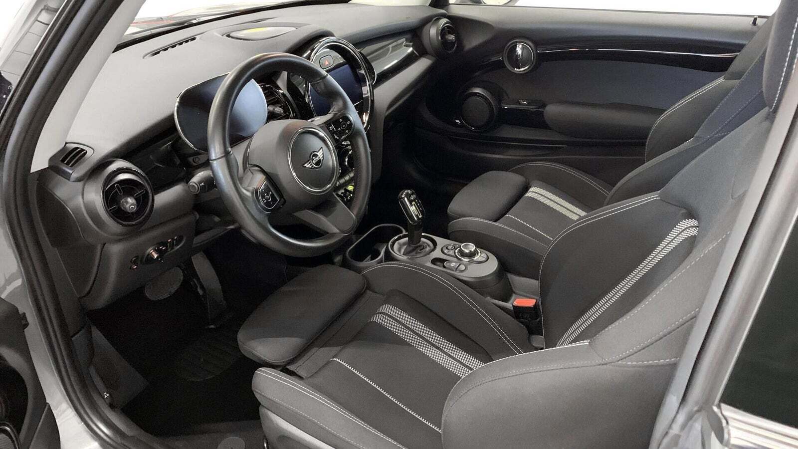 Mini Cooper SE Essential