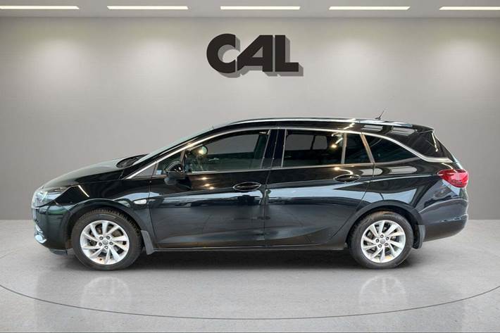 Sort Opel Astra fra 2020