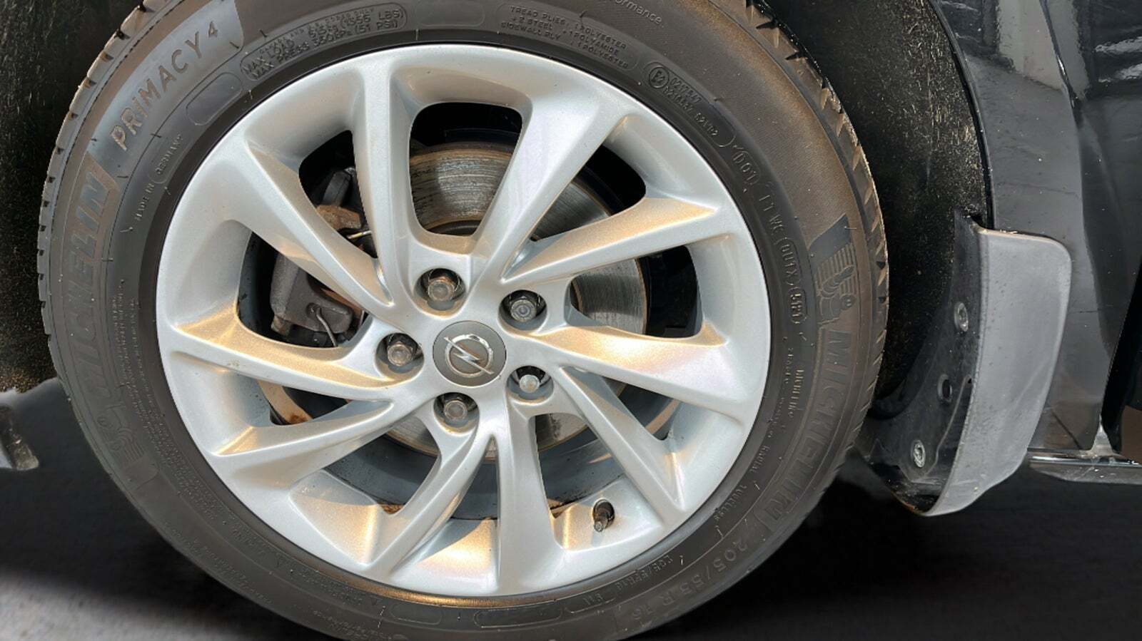 Sort Opel Astra fra 2020