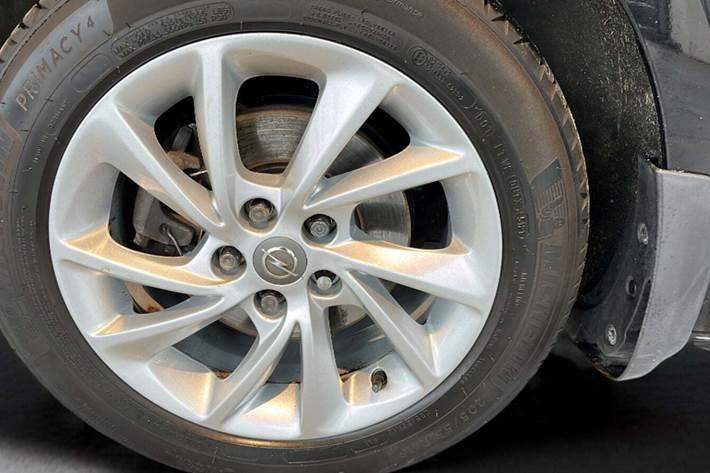 Sort Opel Astra fra 2020