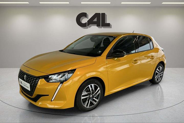 Gul Peugeot 208 fra 2023 set udefra