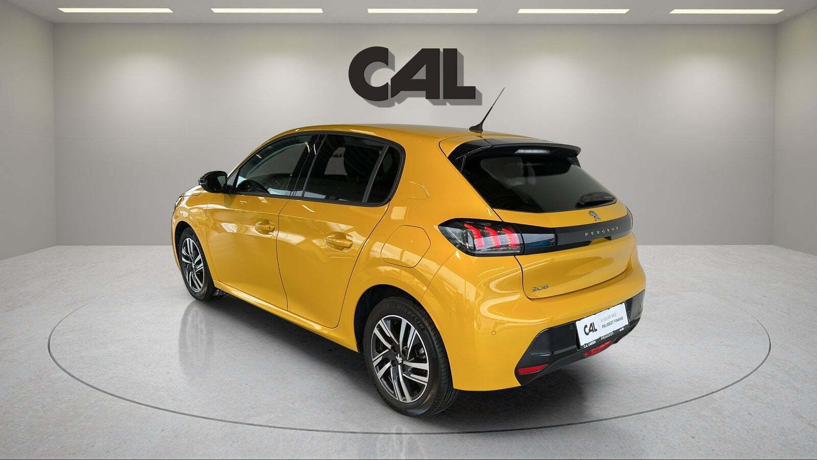 Gul Peugeot 208 fra 2023