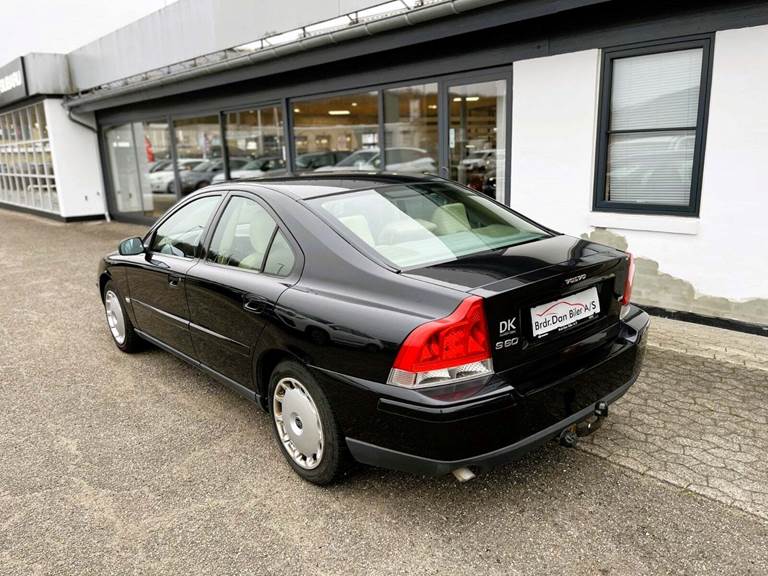 Volvo S60 2,4 140 Momentum aut.