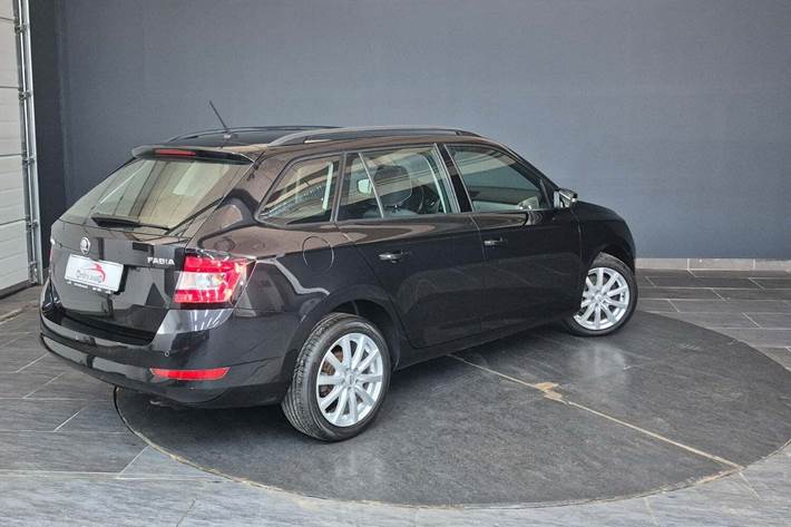 Sort Skoda Fabia fra 2019