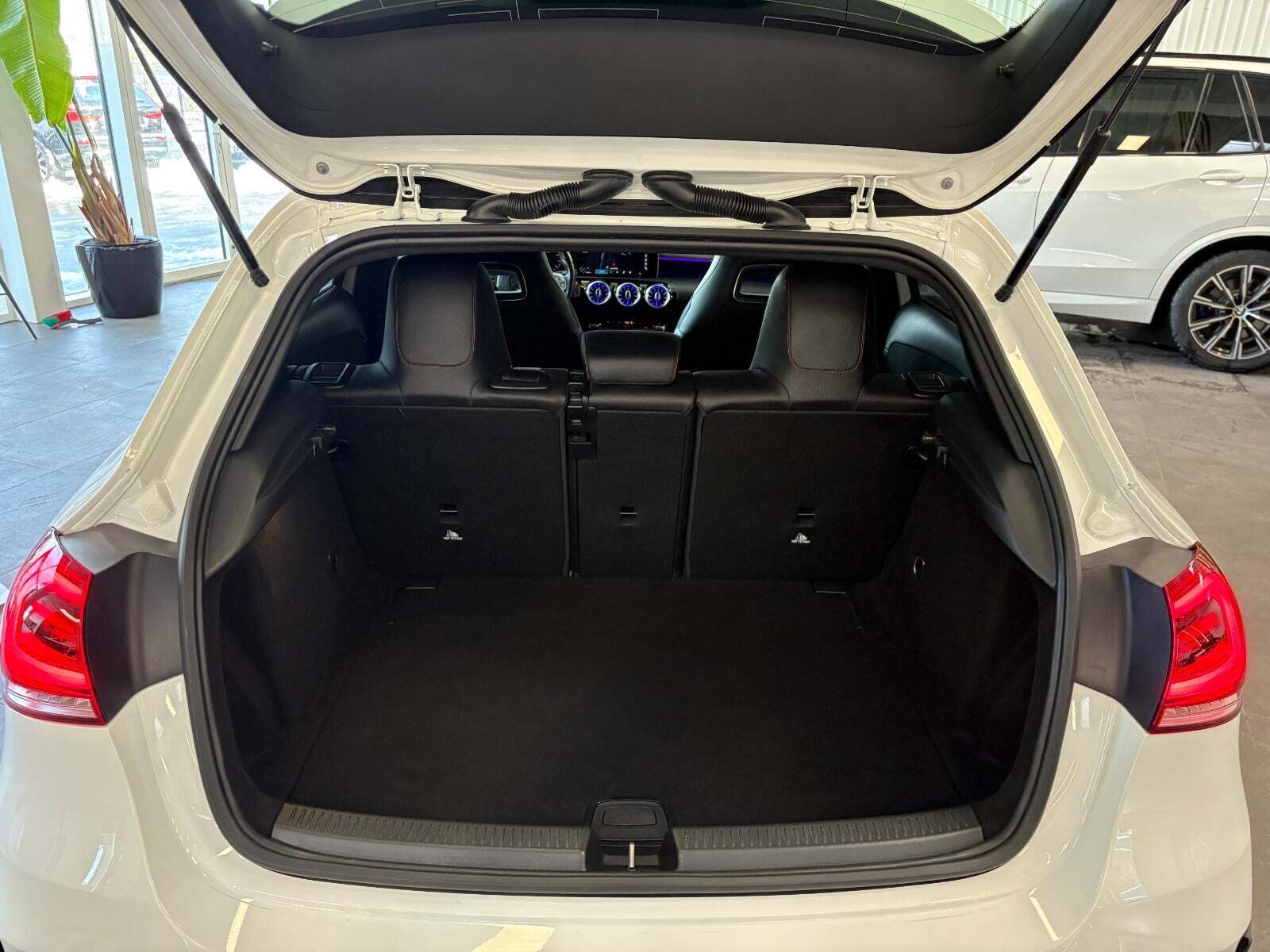 Hvid Mercedes A200 fra 2018